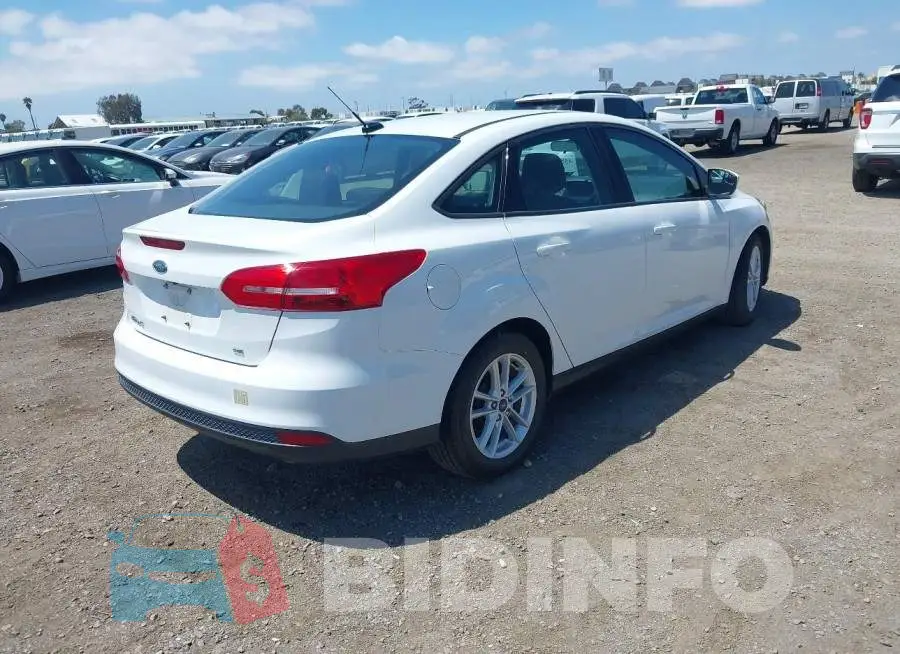 1FADP3F28JL328358 Photo# 4