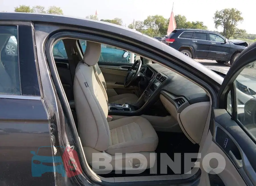3FA6P0LU5KR242019 Photo# 5