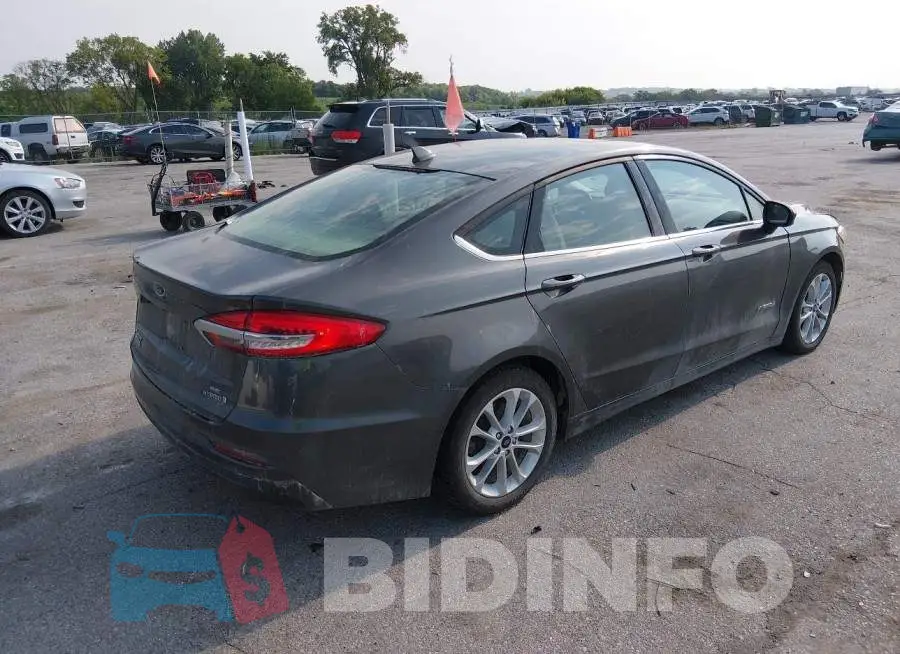 3FA6P0LU5KR242019 Photo# 4