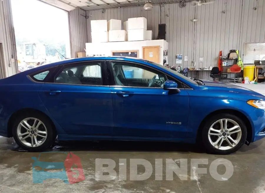 3FA6P0UU1JR235839 Photo# 16