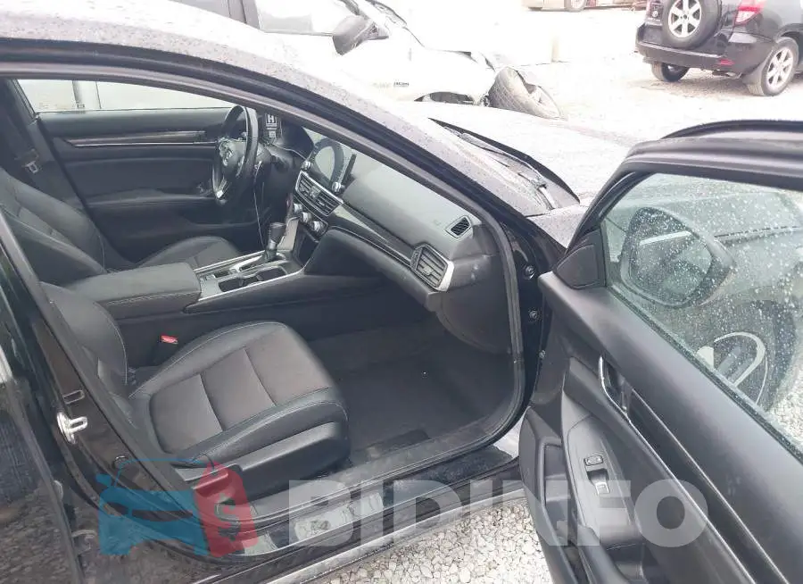 1HGCV1F34LA135004 Photo# 5