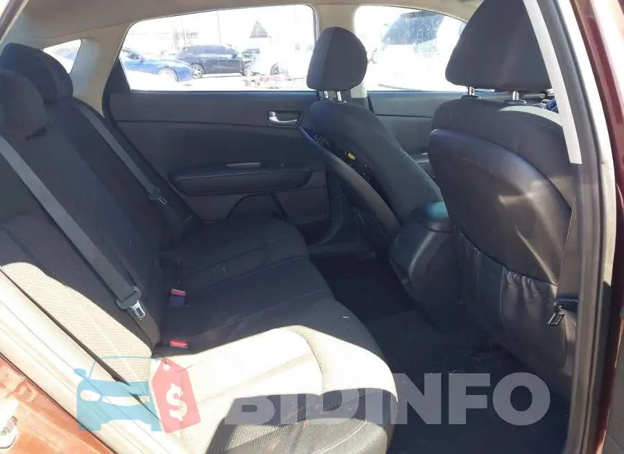 5XXGT4L31GG024075 Photo# 8