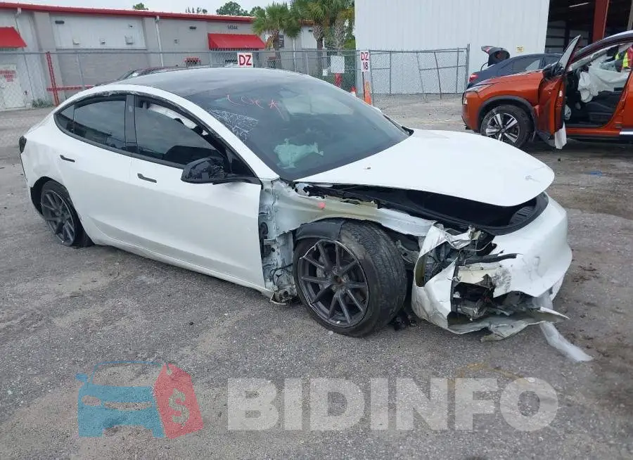5YJ3E1EB1NF246157 Photo# 1