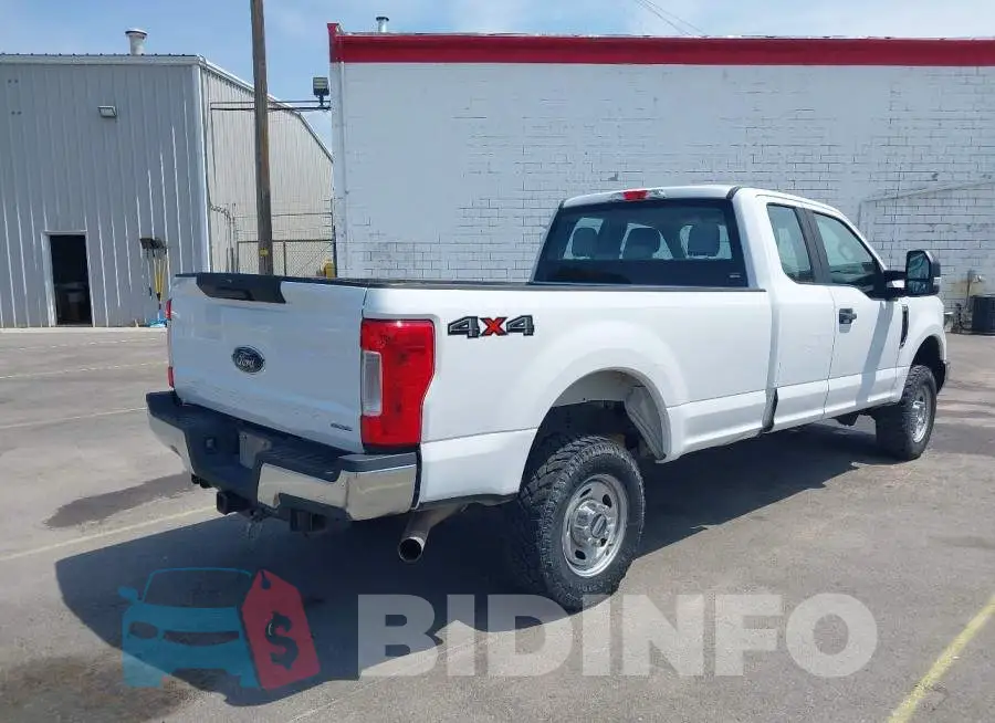 1FT7X2B66JEC83922 Photo# 4