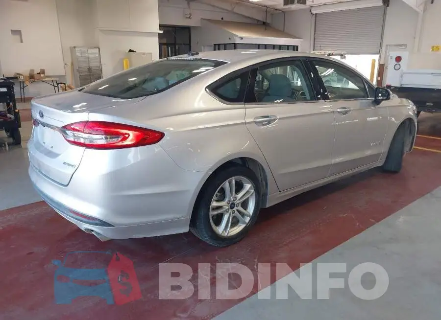 3FA6P0UU0JR122934 Photo# 4