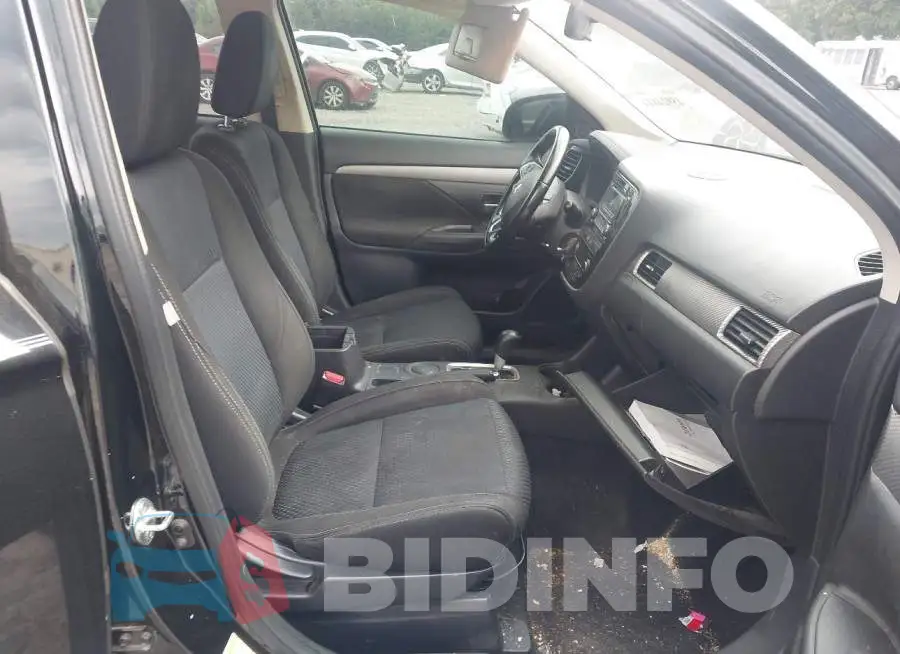 JA4AD2A38GZ010689 Photo# 5