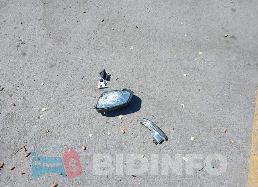 2T3J1RFV5KW005587 Photo# 12