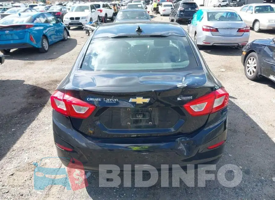 1G1BF5SM7H7194042 Photo# 16