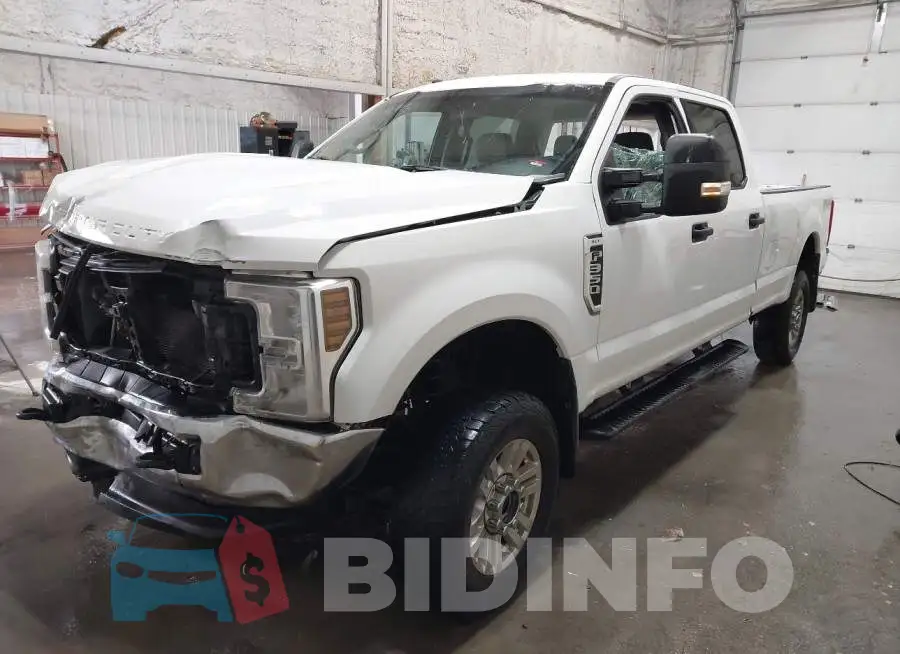 1FT8W3B65JEC00963 Photo# 2