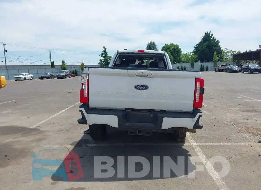 1FT8W3BM2PED84539 Photo# 8