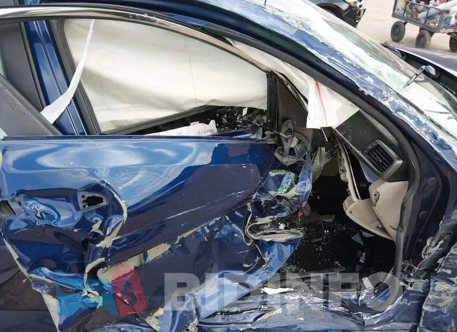 5XXGT4L39JG211894 Photo# 5