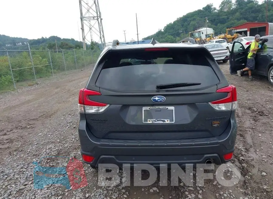 JF2SKAJC8RH529987 Photo# 17