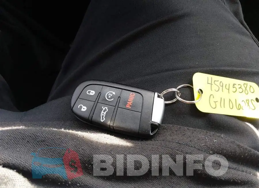 2C3CDXBG4KH637528 Photo# 11