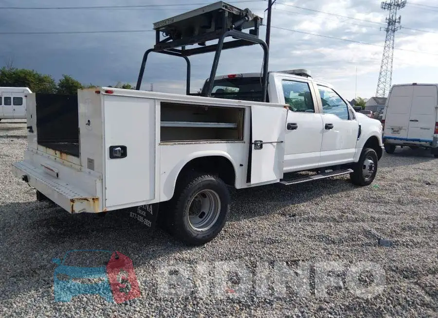 1FT8W3D69JEC11543 Photo# 4