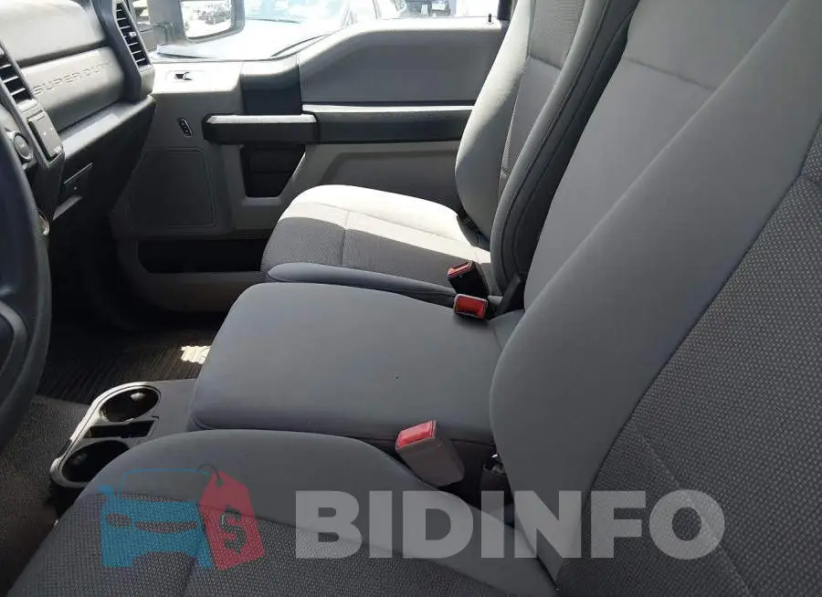1FTBF2A63KEE75198 Photo# 6