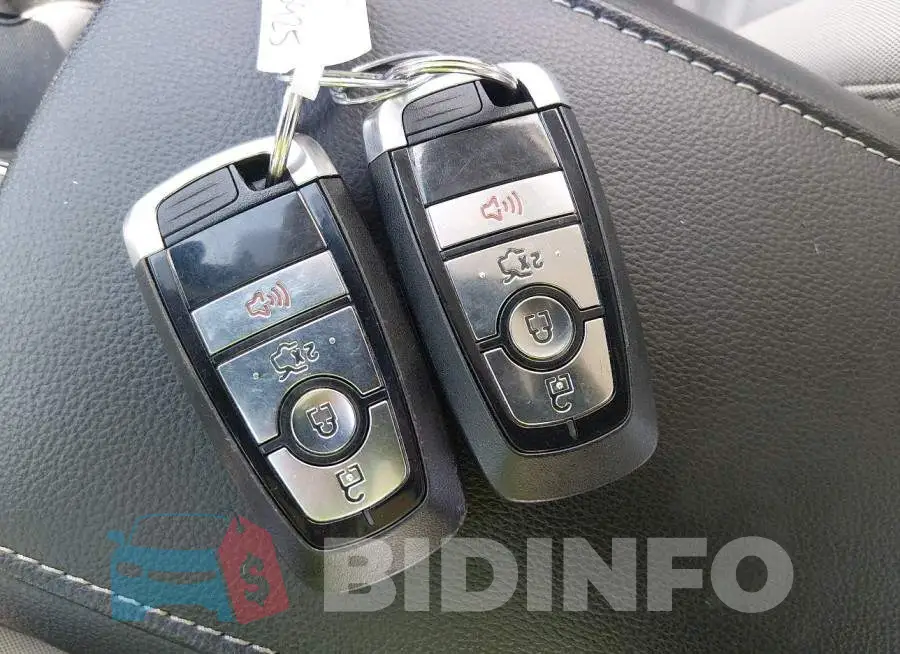 3FA6P0UU0JR198380 Photo# 11