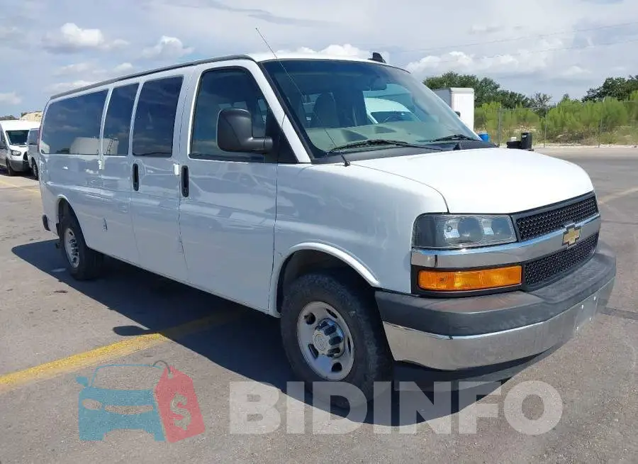 1GAZGPFG1J1300554 Photo# 1
