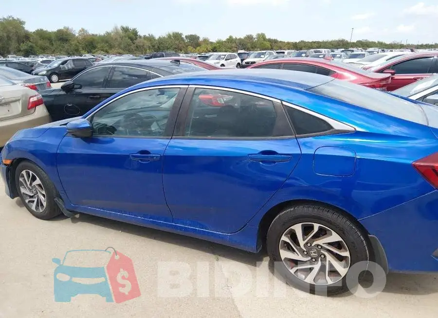 19XFC2F72GE249743 Photo# 13