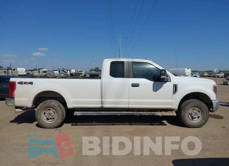 1FT7X2B60KEC91337 Photo# 13
