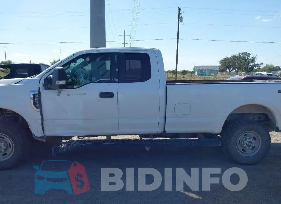 1FT7X2B60KEC91337 Photo# 14