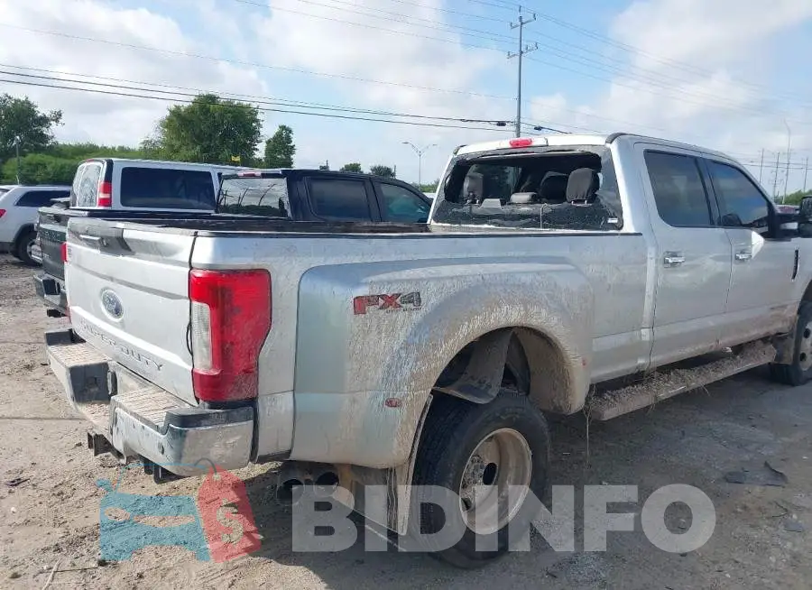 1FT8W3DT1JEB09725 Photo# 3