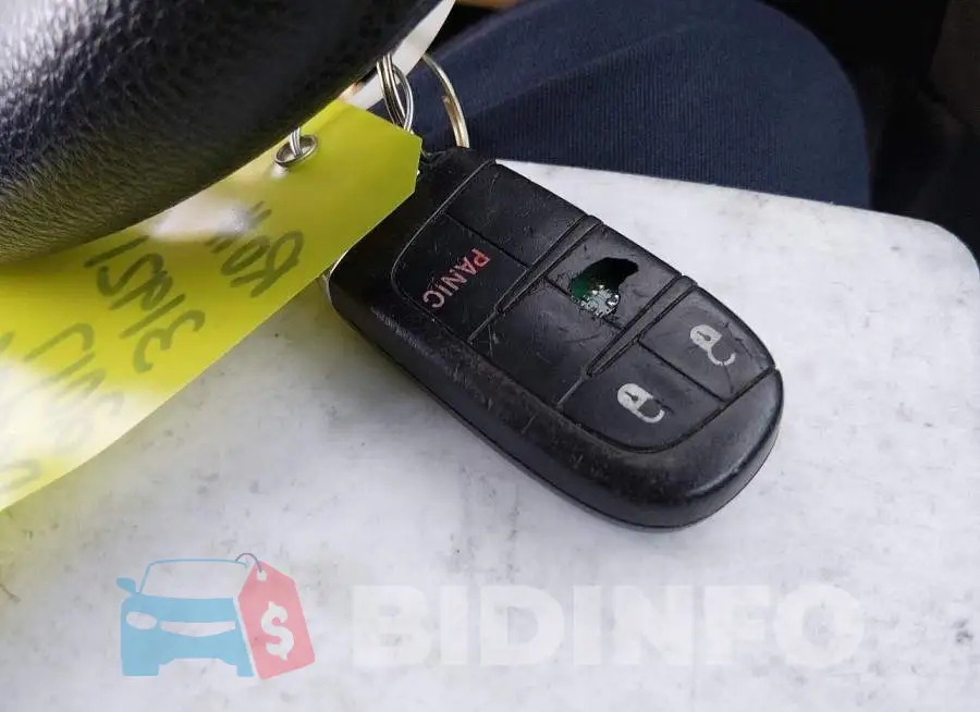 3C4PDCBG5HT511331 Photo# 11