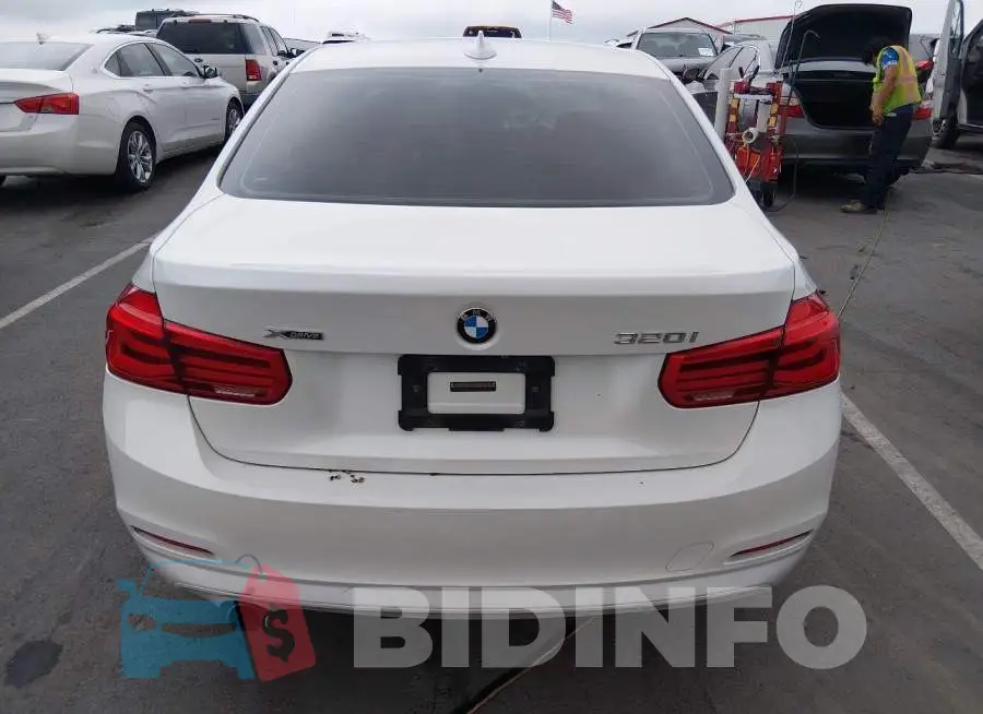 WBA8E5G52JNU46087 Photo# 17