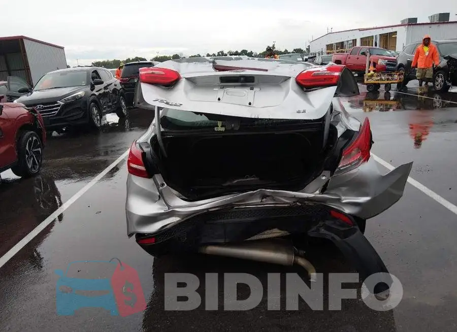 1FADP3F2XHL272496 Photo# 6
