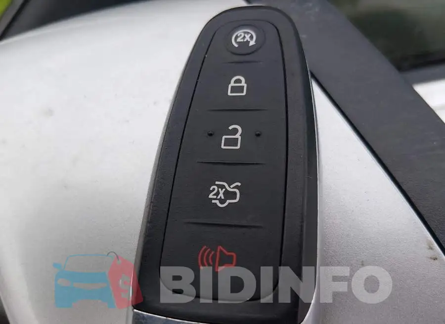 1FAHP2E88JG111824 Photo# 11