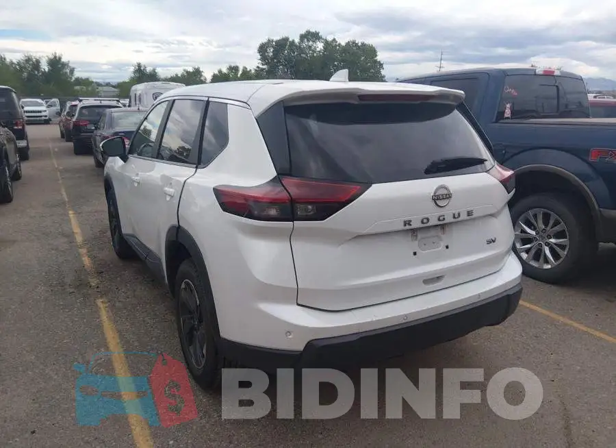 5N1BT3BA2RC700228 Photo# 3