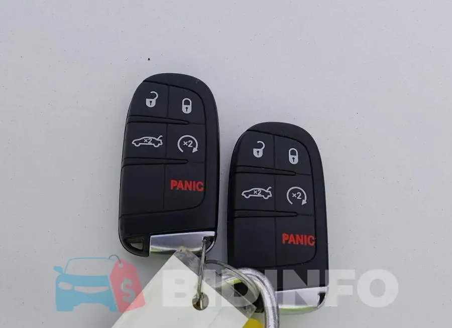 2C3CDXBG8PH564817 Photo# 11