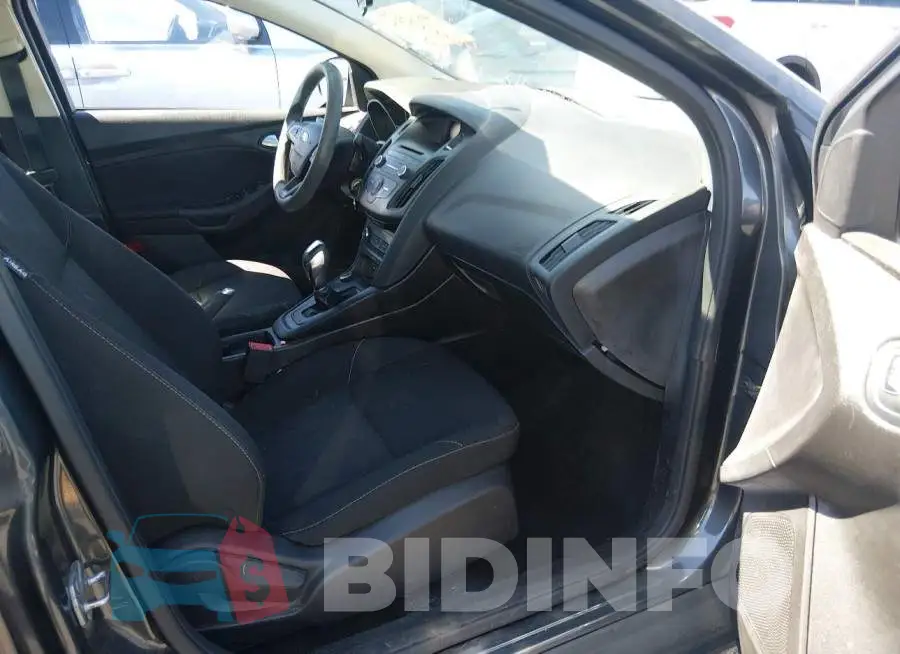 1FADP3F26GL380192 Photo# 5