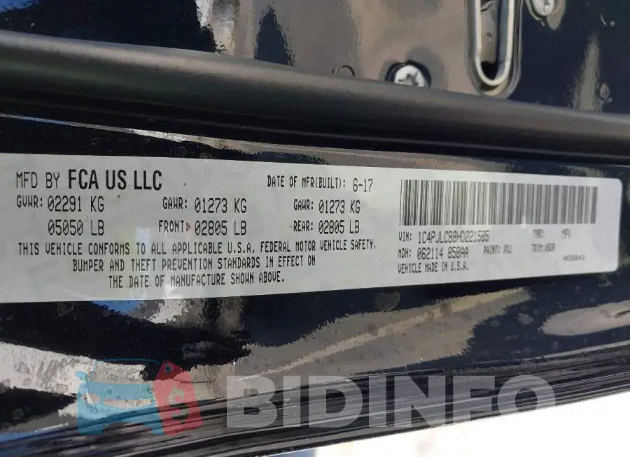 1C4PJLCB8HD221585 Photo# 9
