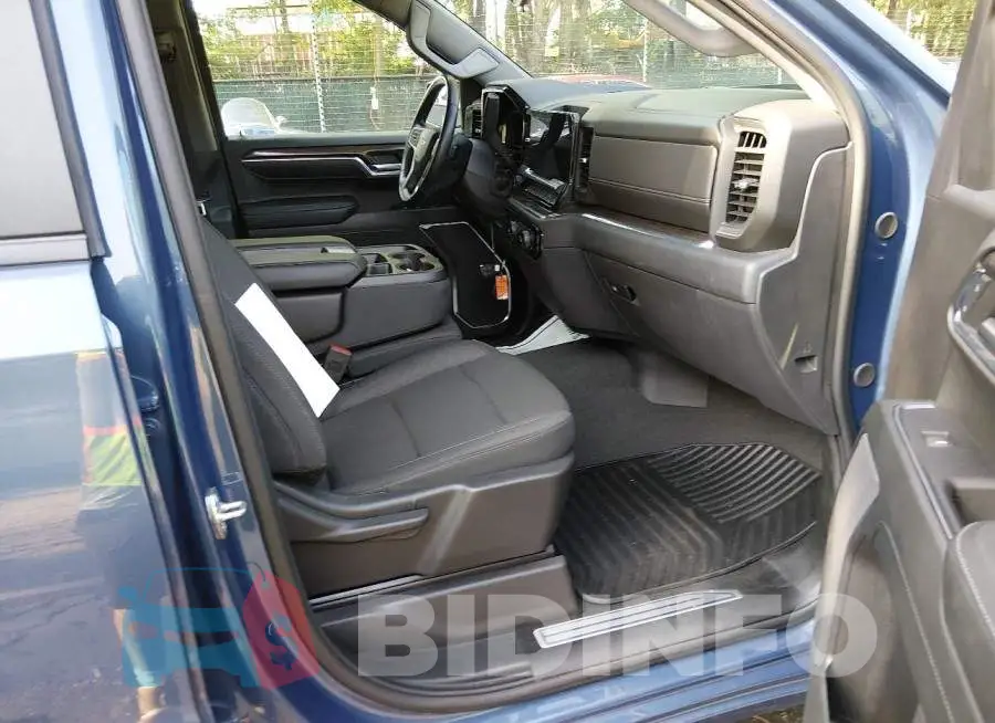 3GCPDKEK8RG185643 Photo# 5