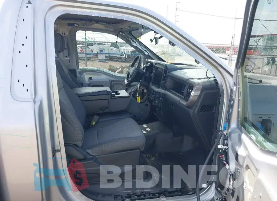 1FTMF1L52SKD35233 Photo# 5