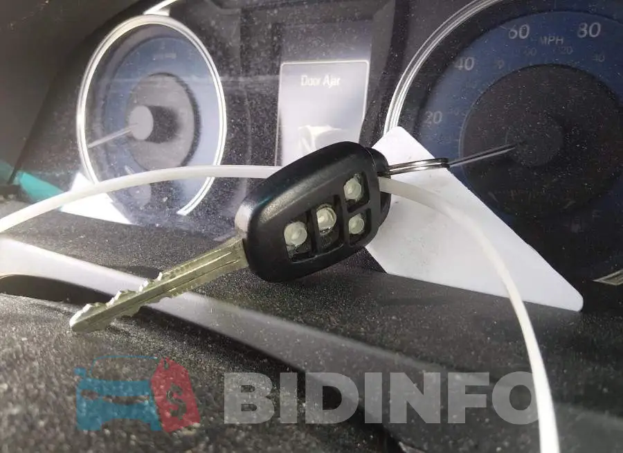 4T1BF1FK8HU434611 Photo# 11
