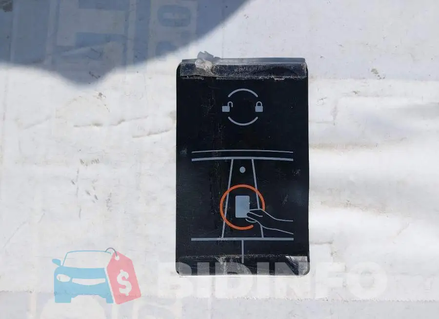 5YJ3E1EAXPF687828 Photo# 11