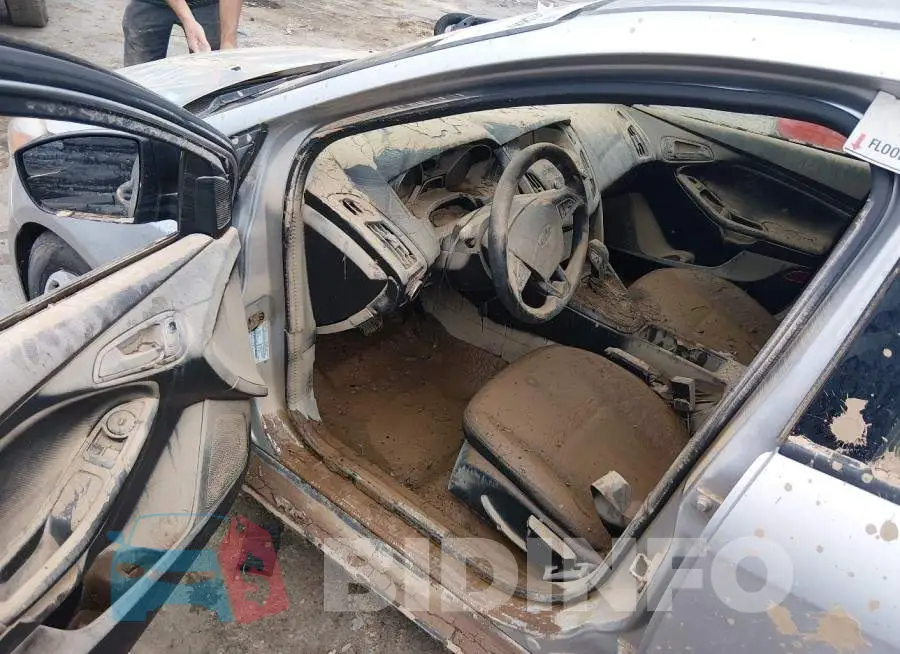 1FADP3E24JL203133 Photo# 6