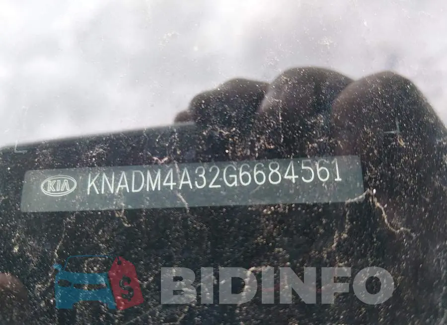 KNADM4A32G6684561 Photo# 9