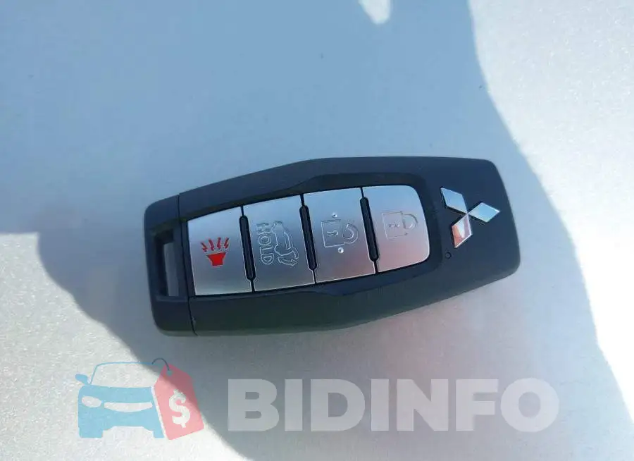 JA4J3UA88PZ012677 Photo# 11