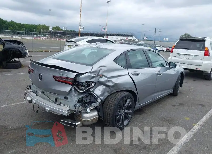 19UUB5F53NA005272 Photo# 4