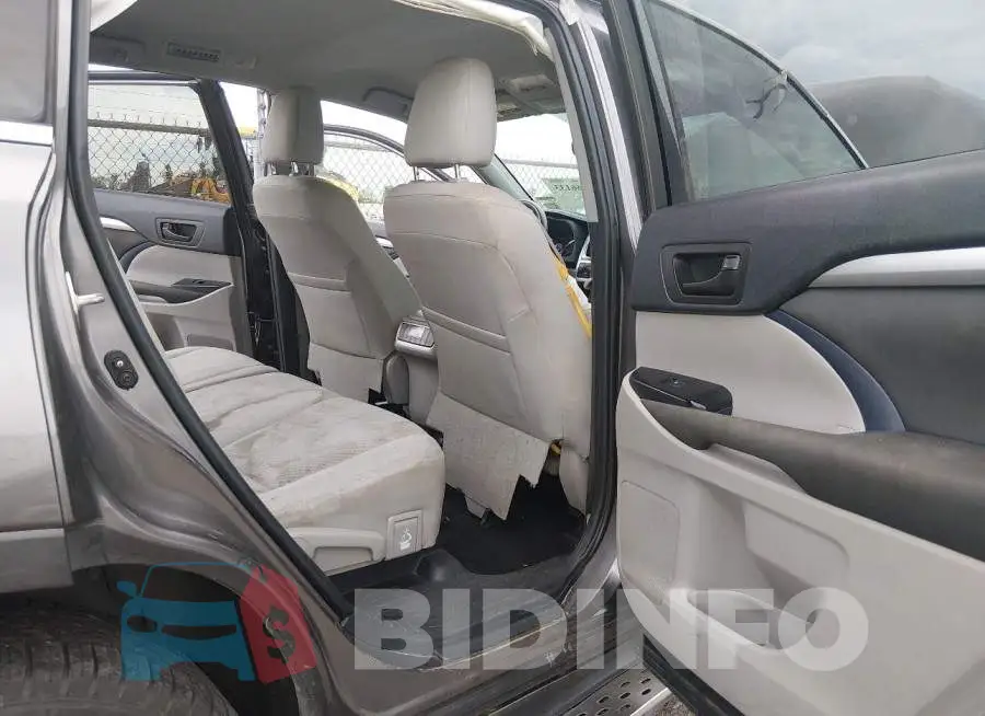 5TDZZRFH4KS299426 Photo# 8