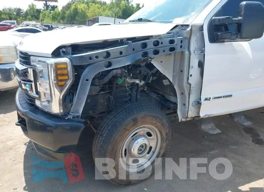 1FT7W2BT1JEB27294 Photo# 6