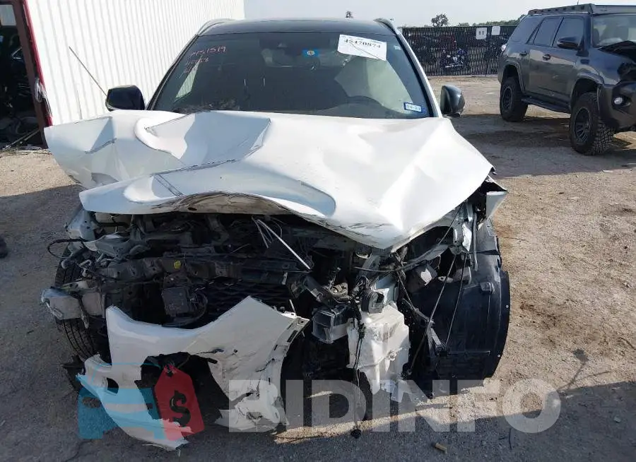 3PCAJ5BB7MF110158 Photo# 12