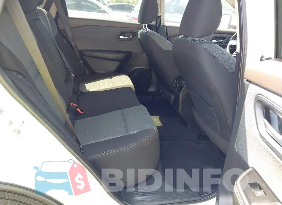 5N1BT3BA9PC827796 Photo# 8