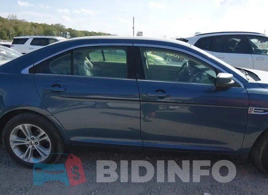 1FAHP2D80JG138677 Photo# 14