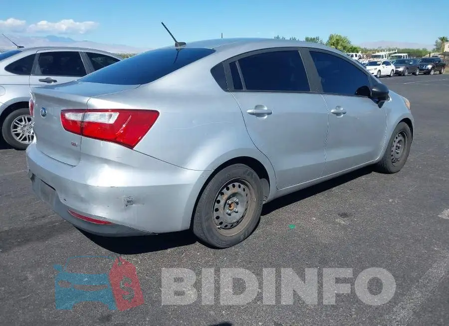 KNADM4A32G6667615 Photo# 4