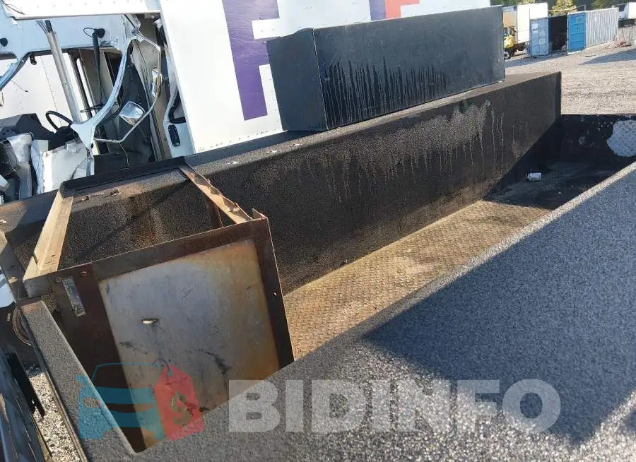 1GB3CYC84GF274639 Photo# 6