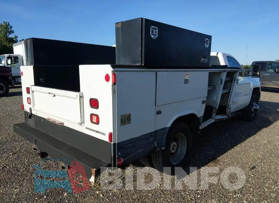 1GB3CYC84GF274639 Photo# 4
