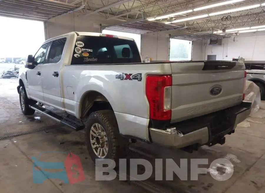 1FT7W2B67JEB90281 Photo# 3